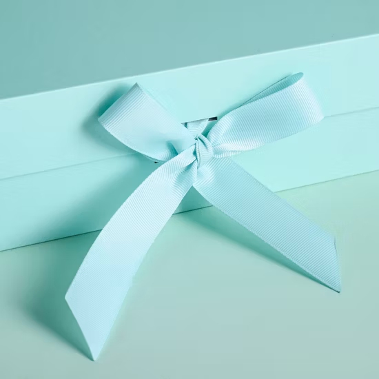 China Custom Foldable Cardboard Cosmetics Makeup Jewelry Clothes Magnetic Paper Gift Packing Box Watch Wedding Party Festival Gift Packaging Box